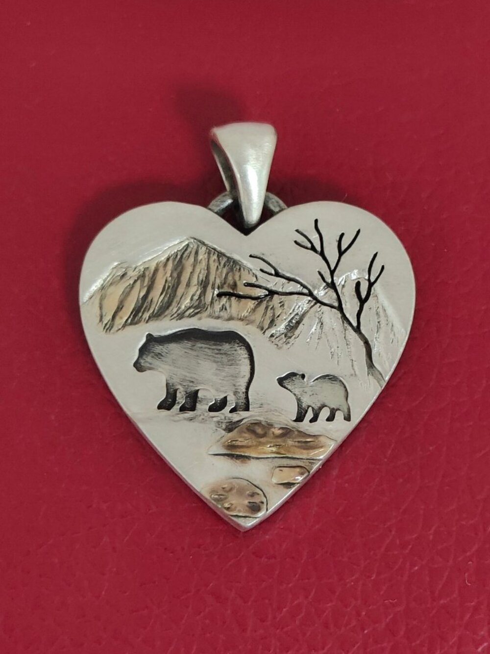 Mama Bear Heart-shaped Pendant Bear and Mountains Necklace Pendant S925 Silver